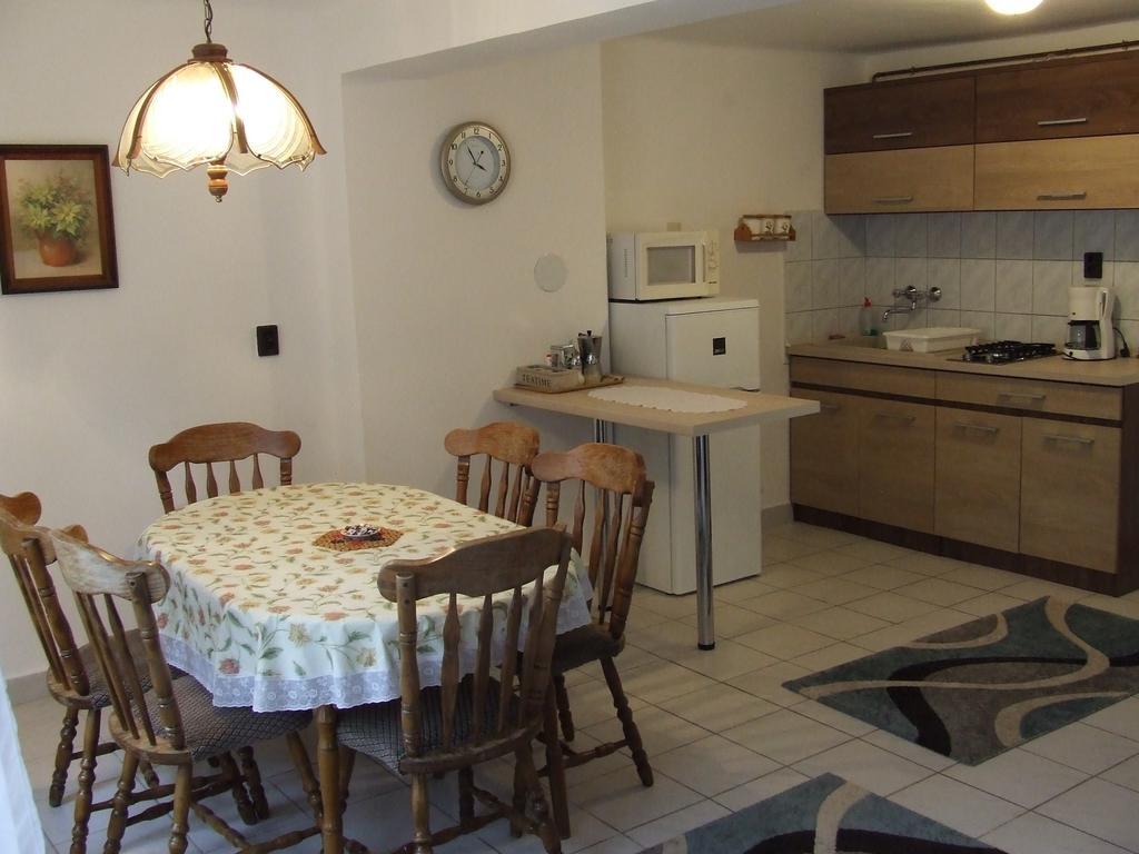 Eszter Apartment