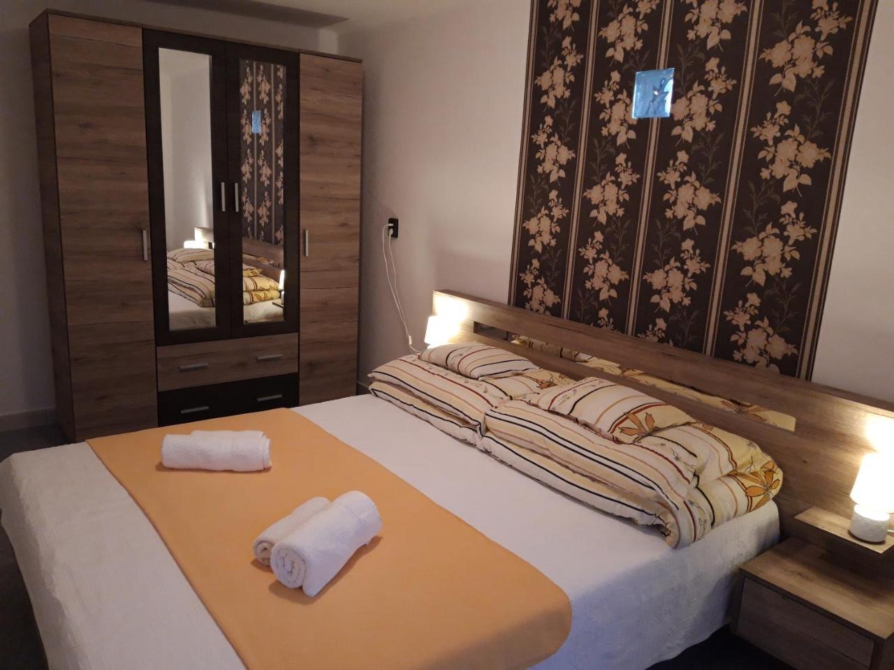 Eszter Apartment